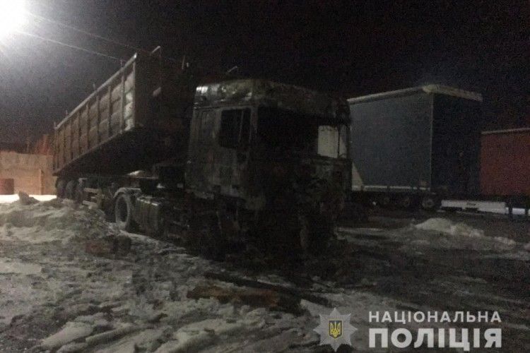 У поліції розповіли деталі резонансного підпалу автомобілів під Луцьком