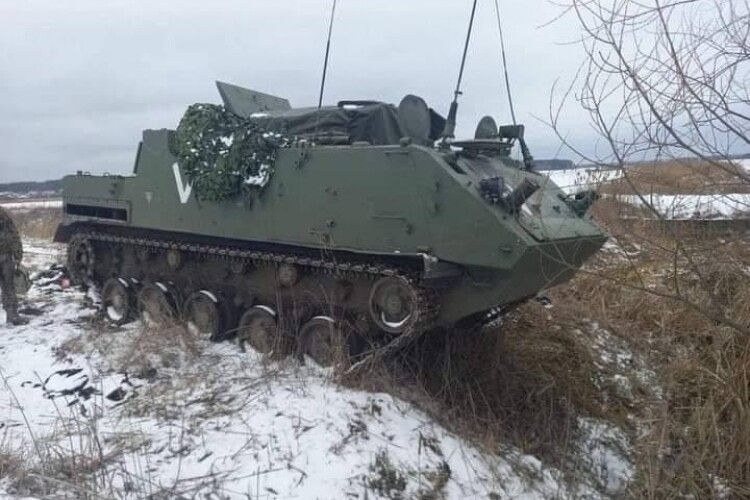 Українські військові відправили «на перегній» екіпаж російського БТР «Ракушка» (Фото)