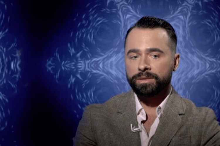 Випадає карта 10 мечів: переможець «Битви екстрасенсів» дав прогноз, що чекає на Україну в квітні