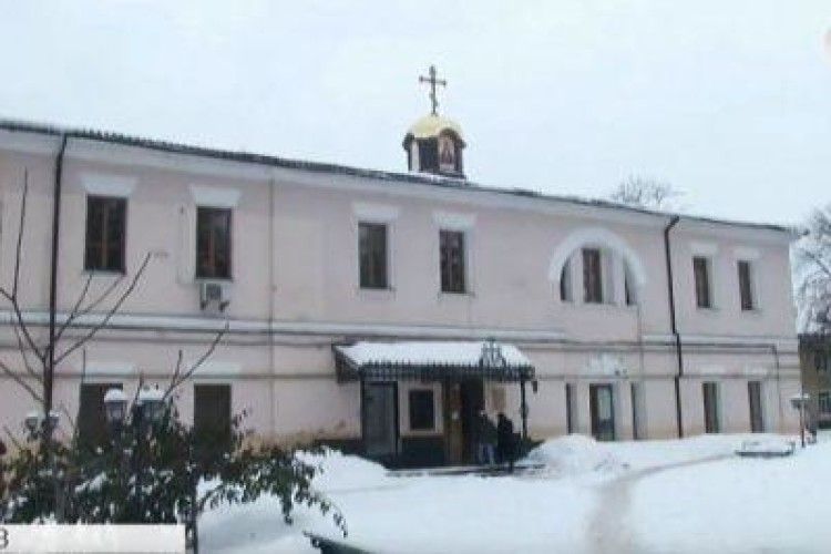 У самісінькому центрі Києва розмосковилася церква