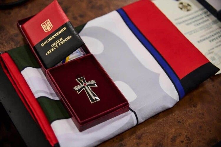 У Луцьку рідним загиблих Захисників вручили посмертні нагороди Героїв