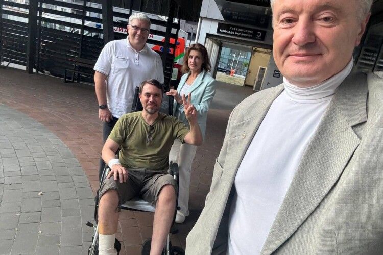 Петро Порошенко підтримав Володимира Омеляна, який став добровольцем у перший день вторгнення