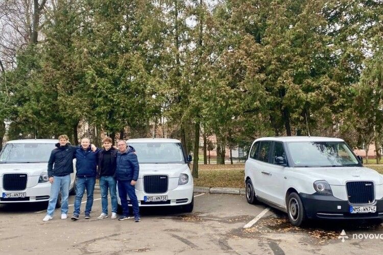 Волинь отримала спецавтомобілі для людей з інвалідністю від німецьких партнерів
