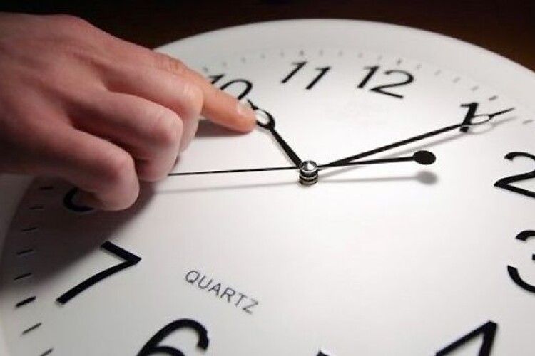 Коли переводимо годинник восени 2021 року: дата й умови