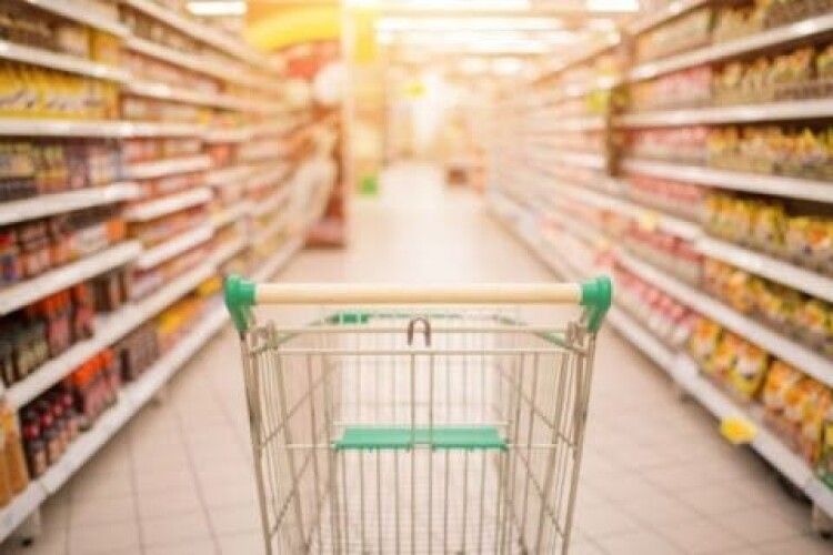 Голова Рівненської ОДА закликав дезінфекувати візки та кошики для продуктів