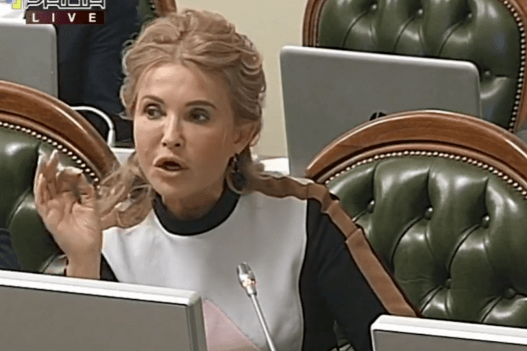 Тимошенко не коментує крах медіа-імперії Медведчука, бо сама користувалася її послугами