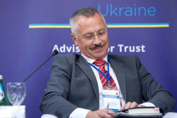 Одинадцять українських чиновників задекларували церкви та монастирі