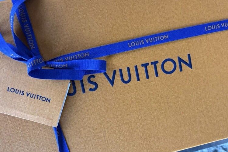 Брендове взуття «не пройшло» через Волинську митницю: кияни заплатять чверть мільйона штрафу