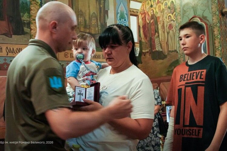 У Володимирі Князівськими хрестами вшанували родини загиблих героїв