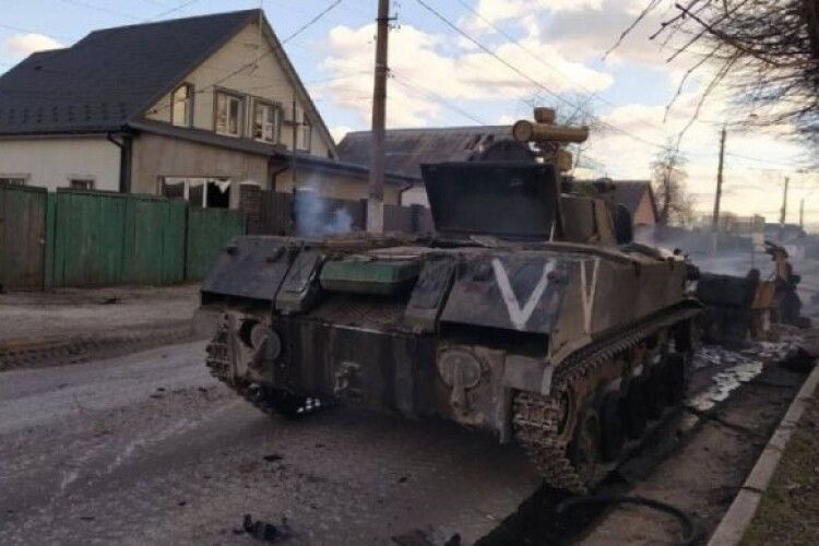 На окупованій Луганщині «мобілізують» на фронт і заганяють у колгоспи