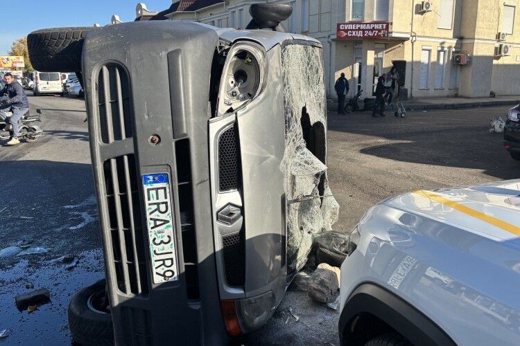 На Одещині натовп атакував військовослужбовців ТЦК кийками