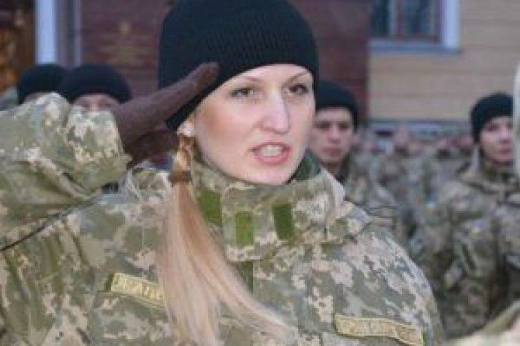 Не дуже слабка стать: у зоні АТО нарахували 2 тис. жінок-військових