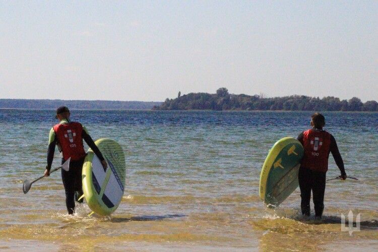 Поранені воїни «волинської» бригади вчились водним видам спорту на Світязі