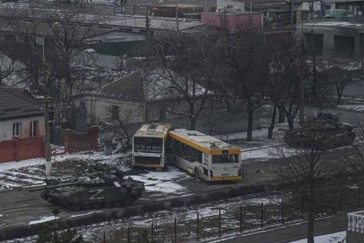 За тиждень кілька тисяч маріупольців силоміць вивезли до росії