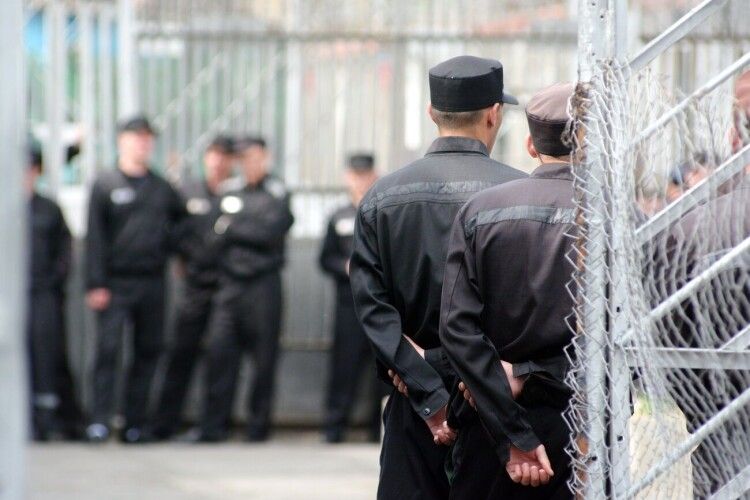 Росіяни відправляють на фронт 250 зеків з окупованої Донеччини