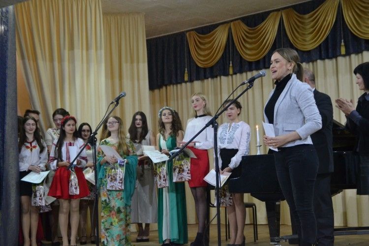 В Луцькому педагогічному коледжі дали нове життя Лесиному слову