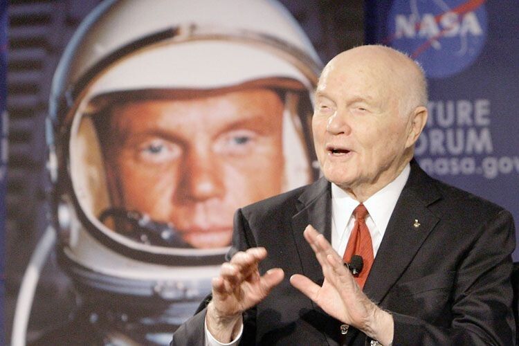 Навіщо американці відправили в космос 77-літнього дідуся
