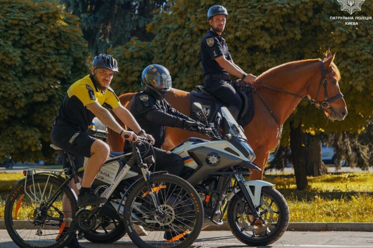 На Волині патрульні залишили свої велосипеди