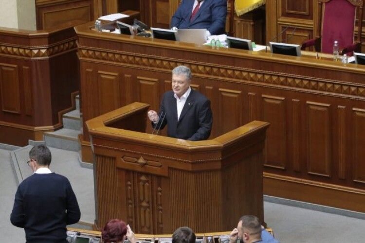 Маємо захищати не «крота» у керівництві держави, а інтереси України – Порошенко вимагає ТСК по «вагнерівцях»