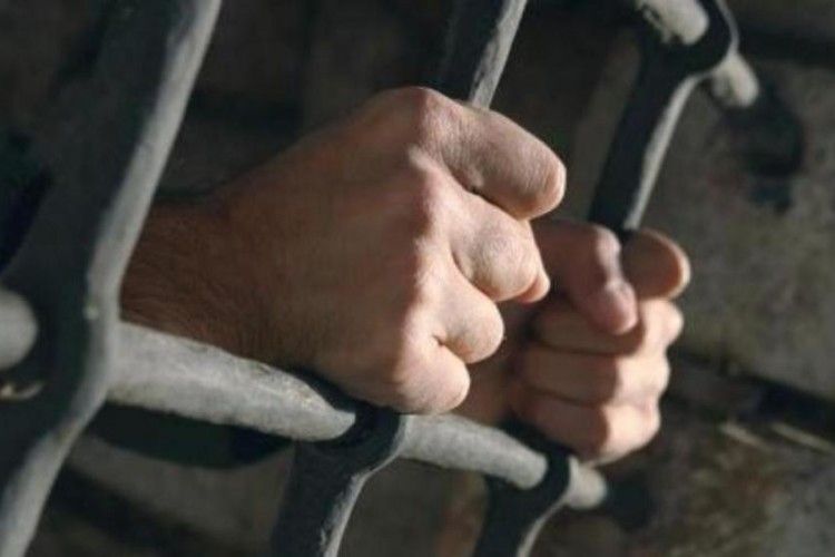 Чоловік, який «квасив» у громадському місці, заявив патрульним: «Хочу назад у в’язницю!»