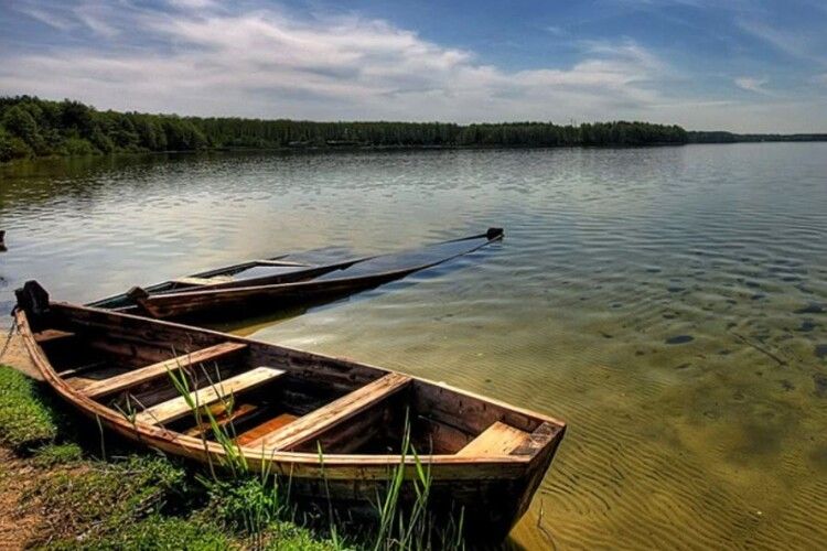 Рівень води падає: на Волині міліє легендарне озеро та більшість річок
