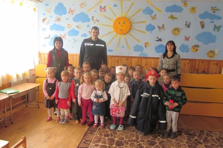 Вихованець дитсадка відібрав у майора-пожежника формений бушлат