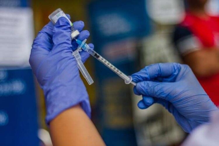 МОЗ назвав кількість смертей серед вакцинованих українців 