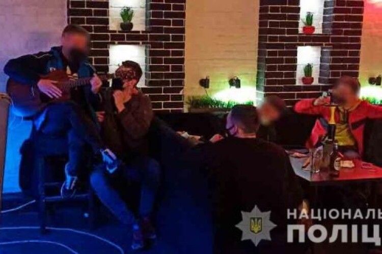 Закрили п’ять закладів у Рівному через порушення карантину