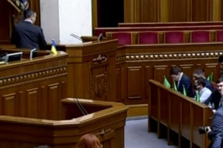 Новопризначений міністр Петрашко для зачитування присяги пішов не до трибуни Верховної Ради, а до президентського крісла