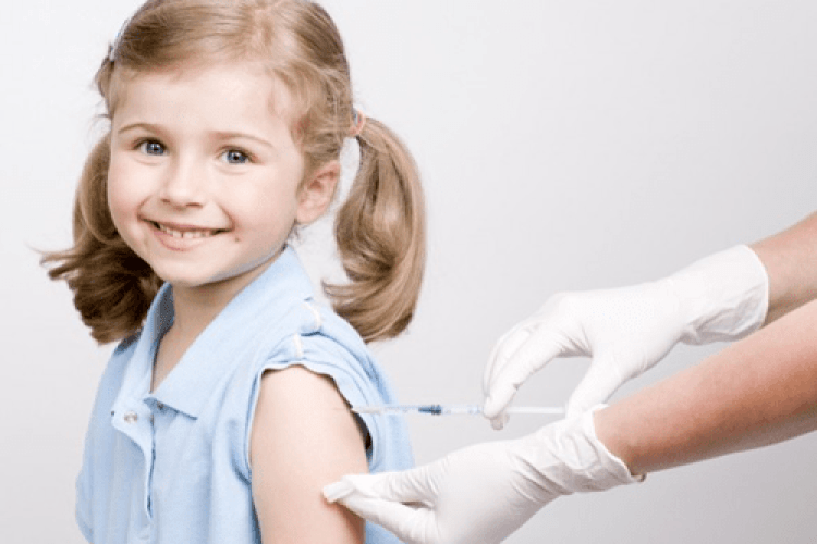 Вакцини для маленьких лучан  вже одержали