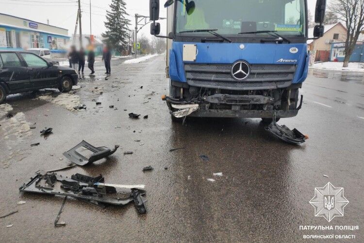 Ефект доміно: на Волині зіткнулись три автівки