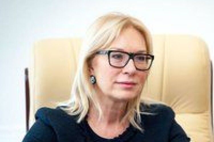 Денісова повідомила про передання українській стороні 54 громадян, які перебували у в'язницях ОРЛО