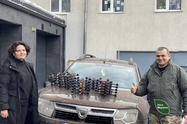 Волинські воїни на передовій отримали 24 дрони від лісівників