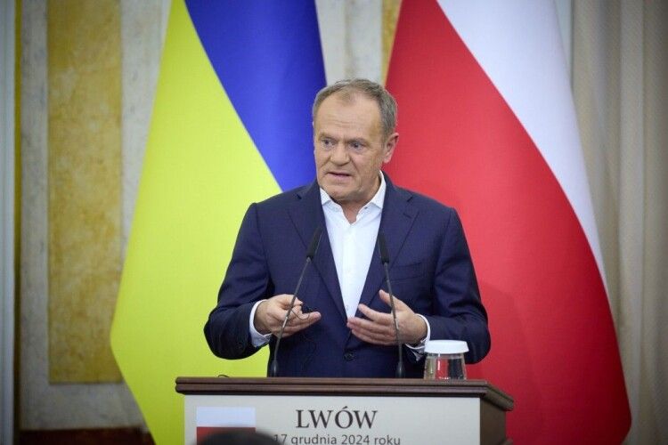 На парад в Москву поїхав Фіцо, а соромно Туску