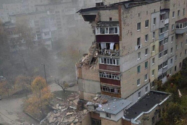 У Хмельницькому під завалами багатоповерхівки знайшли тіла загиблих