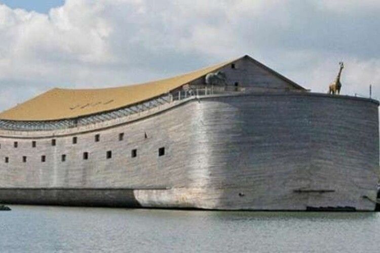 Чоловік збудував… Ноїв ковчег і планує доправити його на на «землю Бога»