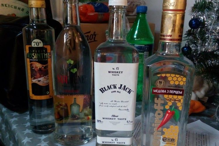 На Луцькому ринку виявили незаконний продаж алкоголю