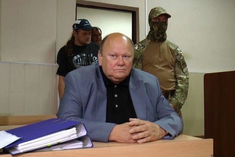 Відомий «сєпар» в останній момент передумав «мінятися» в ОРДЛО – сховався в автобусі й повернувся в українську в’язницю
