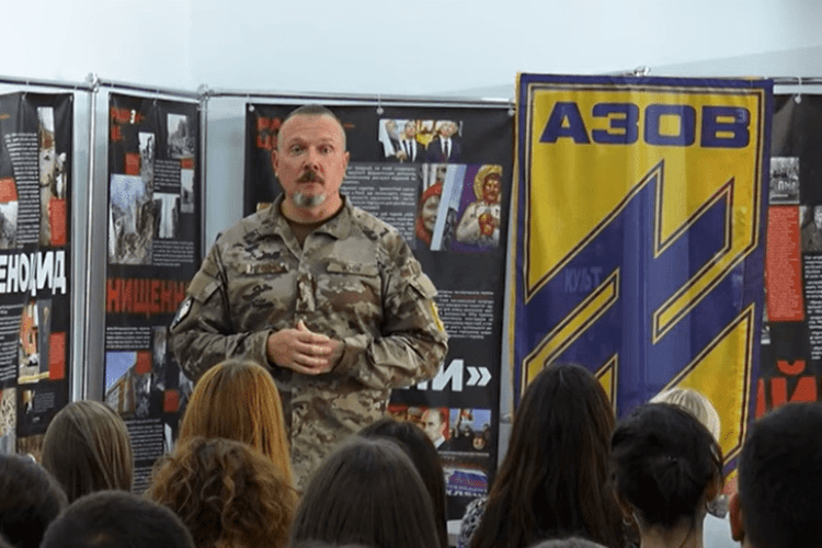 Воїн «Азову», який пройшов ворожий полон, провів лекцію у Луцьку (Відео)