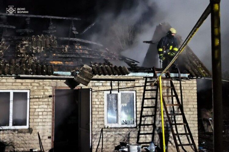 У селі на Волині коротке замикання спричинило пожежу в гаражі