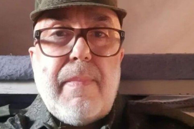 У росії мобілізували напівсліпого та напівглухого хірурга з раком шкіри 