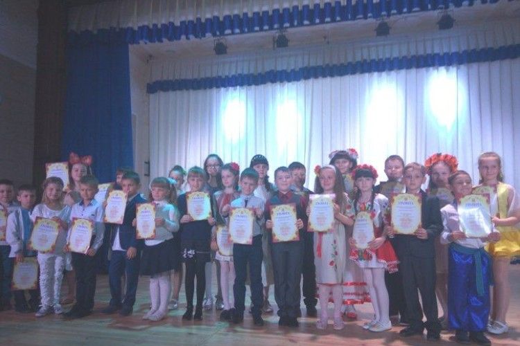 Вірші про школу, сало і чотирилапих друзів декламували юні ковельчани на конкурсі