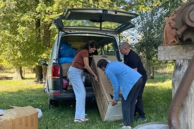 Продукти, одяг і ліжка: у громаді на Волині подбали про людей у складних обставинах