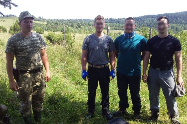 Трьох громадян Німеччини та росіянина, які прямували із Польщі, затримали українські прикордонники