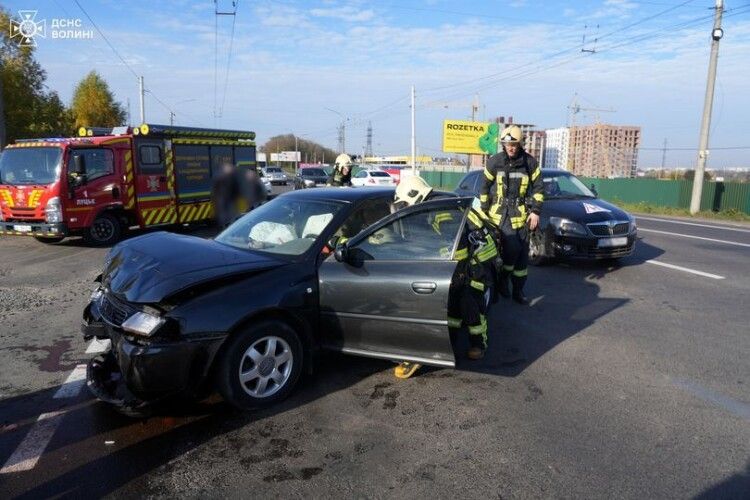 Поблизу Луцька зіштовхнулись дві автівки