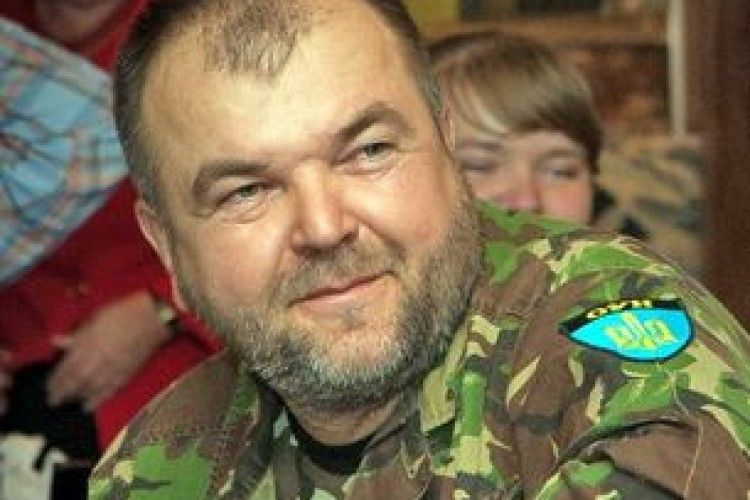 Фронтове мистецтво: «Ми ховаємося за землю, сидимо в ній тихо, наче малі діти за маминою спиною»