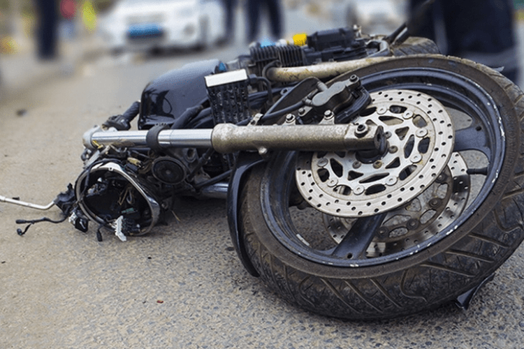 На Волині 15-річний мотоцикліст злетів з дороги