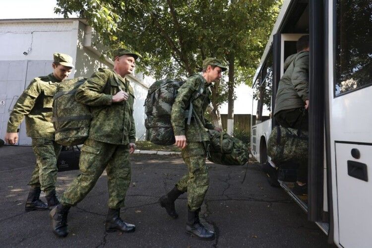 У росії українка донесла на свого колишнього чоловіка: вимагає його мобілізувати, бо він не платить аліментів