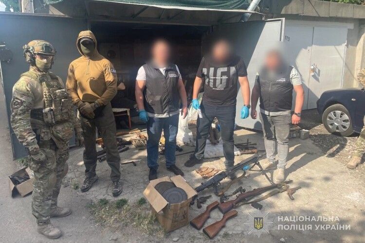 Поліція Волині викрила продавця кулеметів та гвинтівок з Одеси