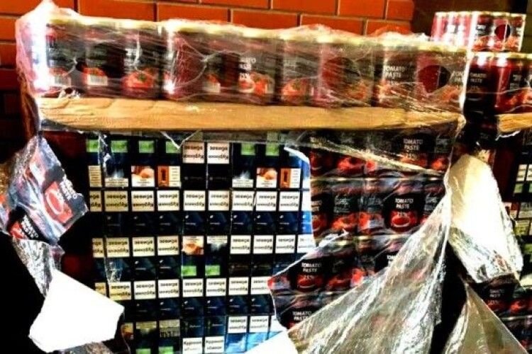 На Волинській митниці пропустили в ЄС 21 тонну контрабандних цигарок